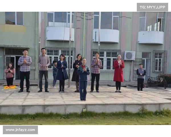 巴舒亚伊五种语言能力揭秘 他如何跨越文化障碍在足球场上大放异彩